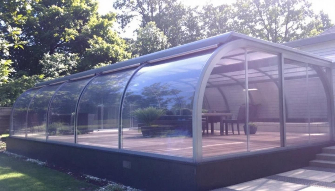 Comment un abri de piscine bas optimise-t-il l'utilisation de votre espace extérieur ?